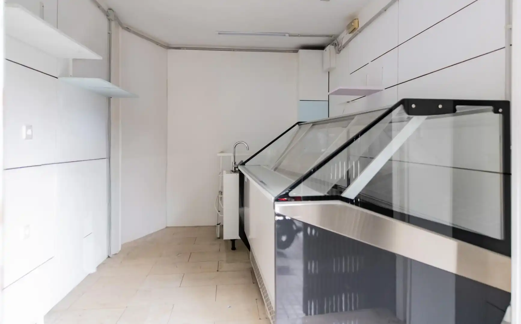 Business premises for sale in Carrer del Llobregós, imagen 4