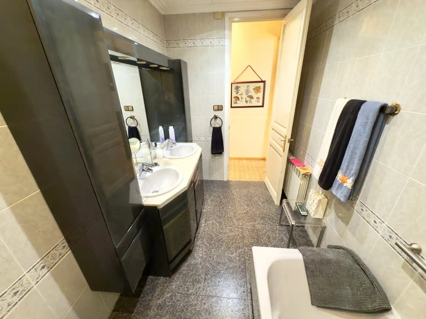 Badezimmer von Erdgeschoss zum Verkauf in Sant Boi de Llobregat mit Klimaanlage, Parkett und Terrasse
