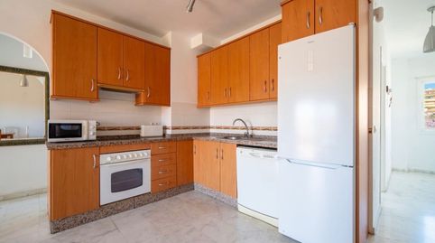 Foto 5 de Piso en venta en Los Pacos, Fuengirola