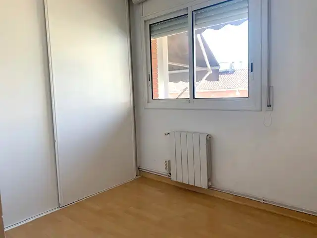 Habitación de Piso en venta en Badalona con Aire acondicionado, Calefacción y Parquet