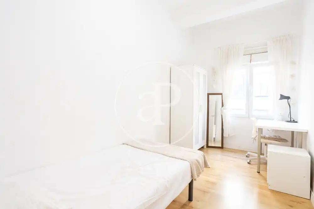 Habitación de Piso de alquiler en Valencia con Aire acondicionado, Amueblado y Balcón