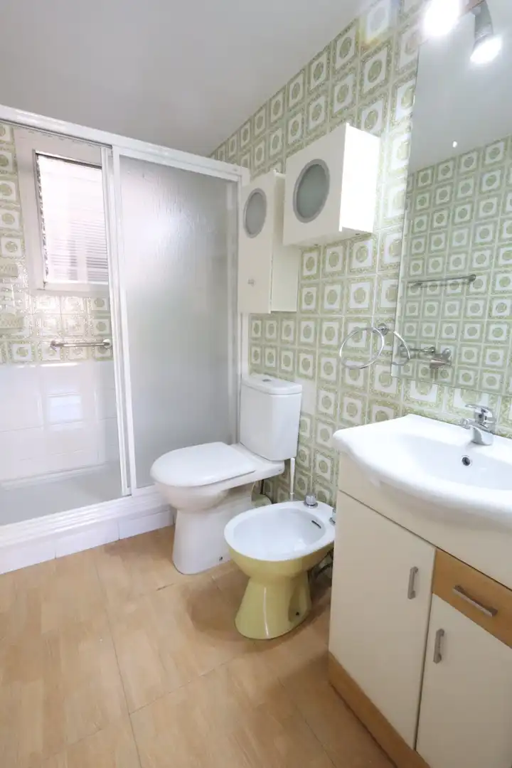 Baño de Piso en venta en Barcelona con Calefacción, Balcón y Jacuzzi