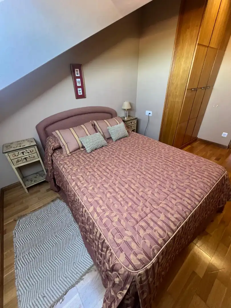 Schlafzimmer von Dachboden zum Verkauf in Villaviciosa mit Heizung und Balkon