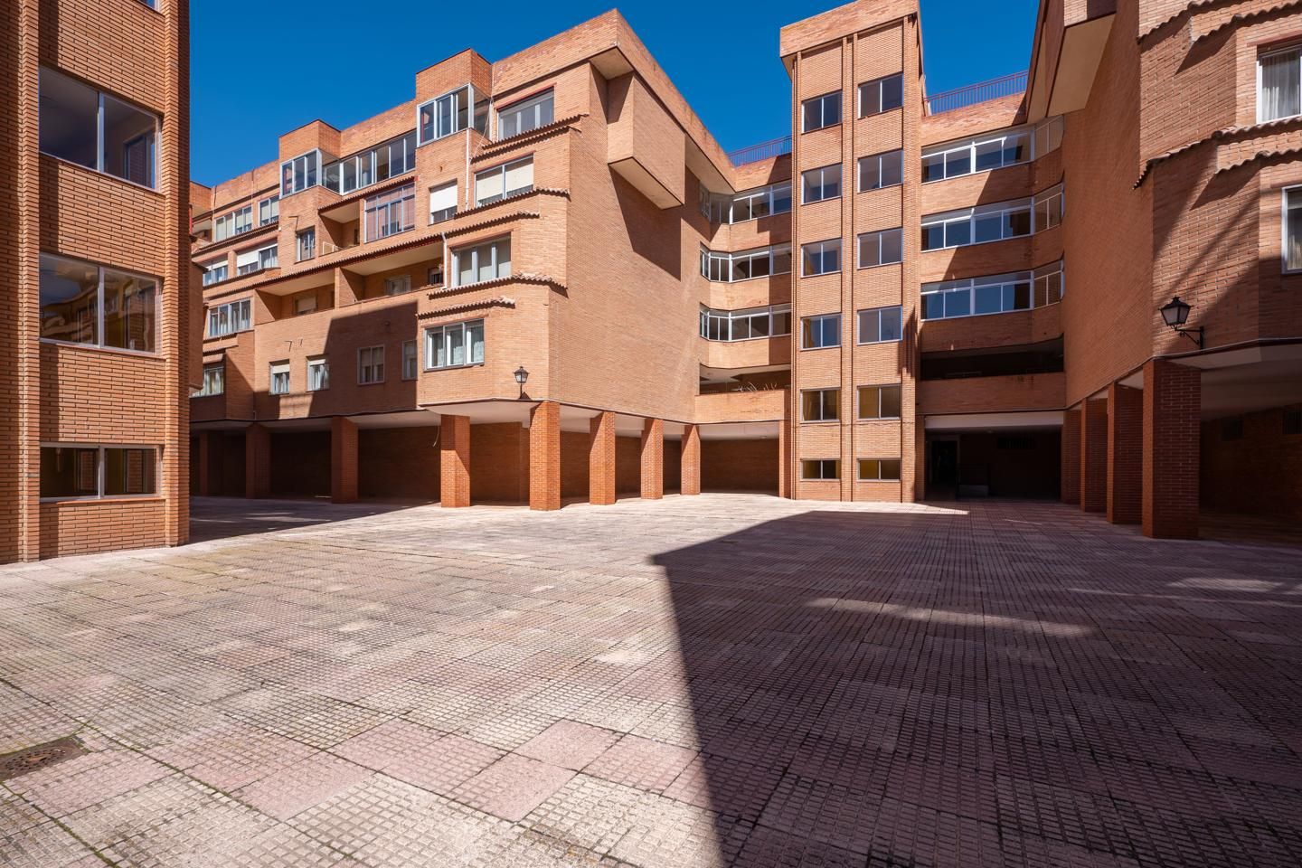 Vista exterior de Piso en venta en Ávila Capital con Calefacción, Parquet y Terraza