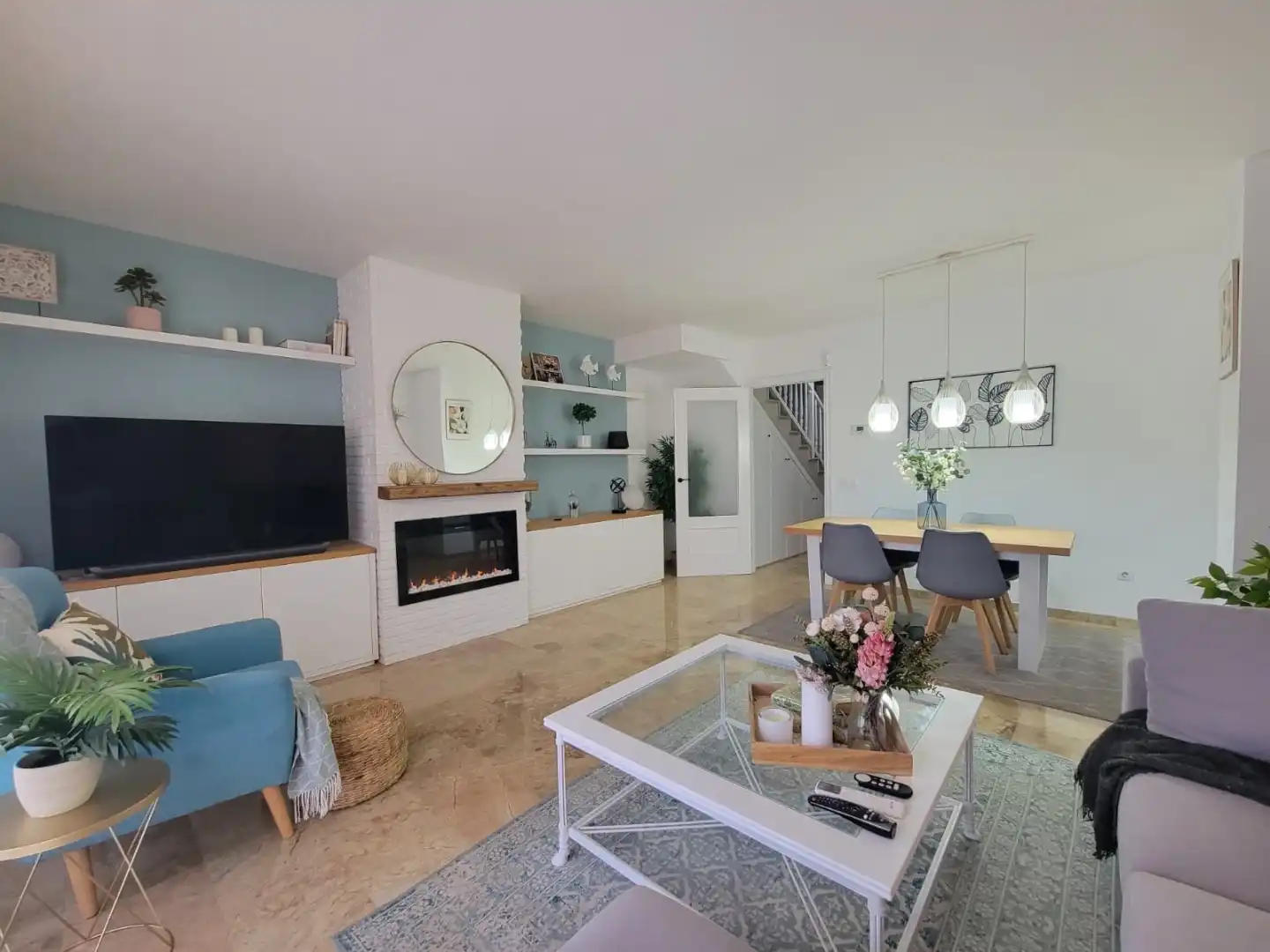 Sala d'estar de Casa adosada en venda en Reus amb Aire condicionat, Parquet i Terrassa
