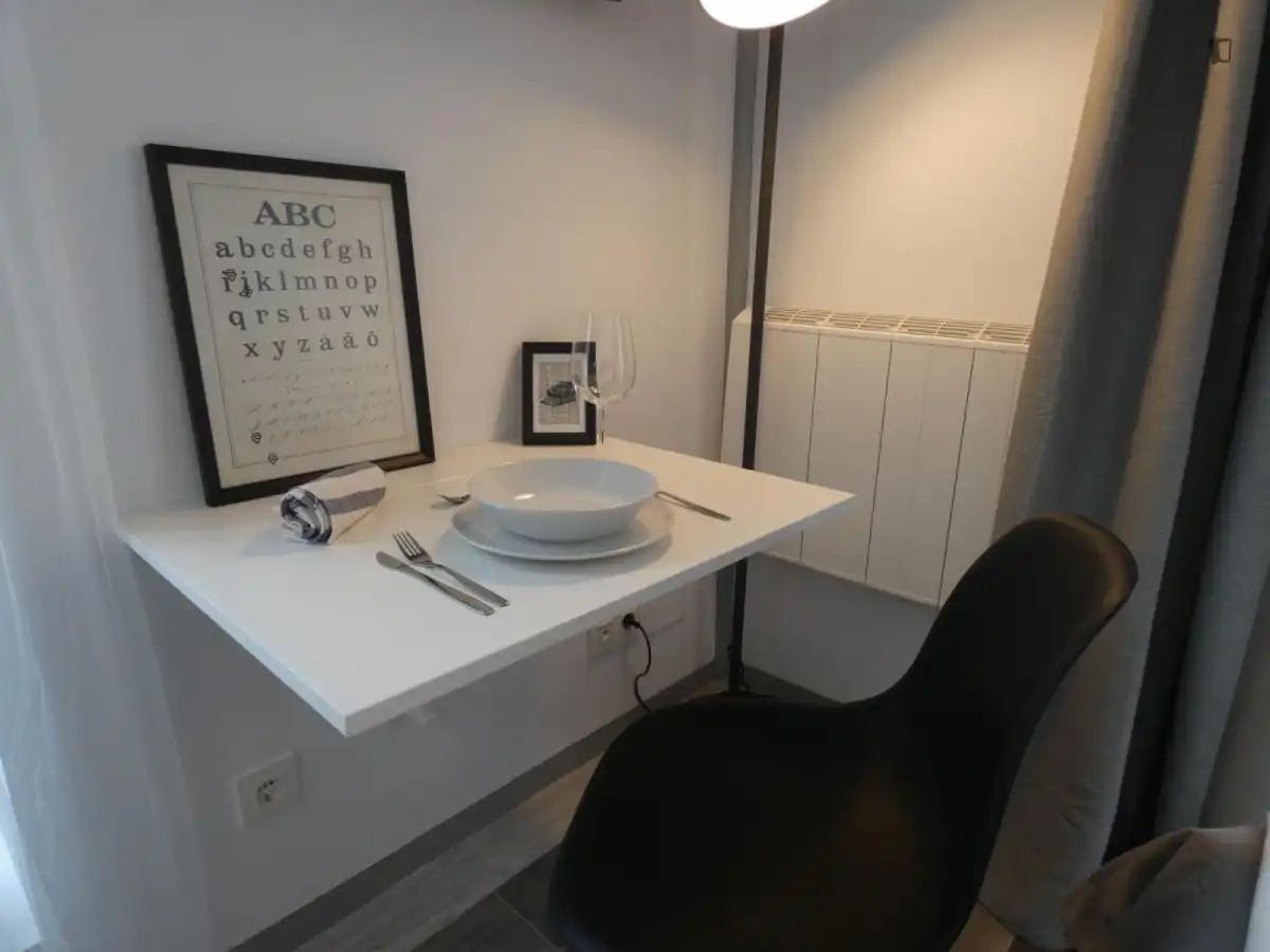 Study for rent in Casco Antiguo