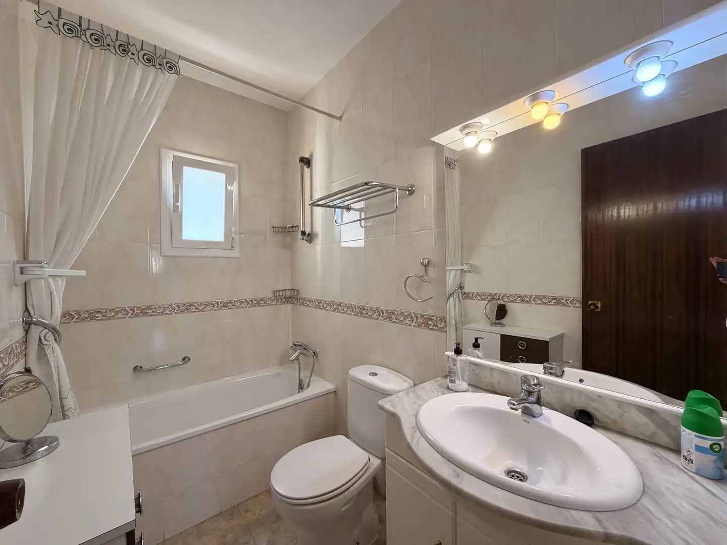 Baño de Ático para compartir en Rubí con Aire acondicionado, Calefacción y Terraza