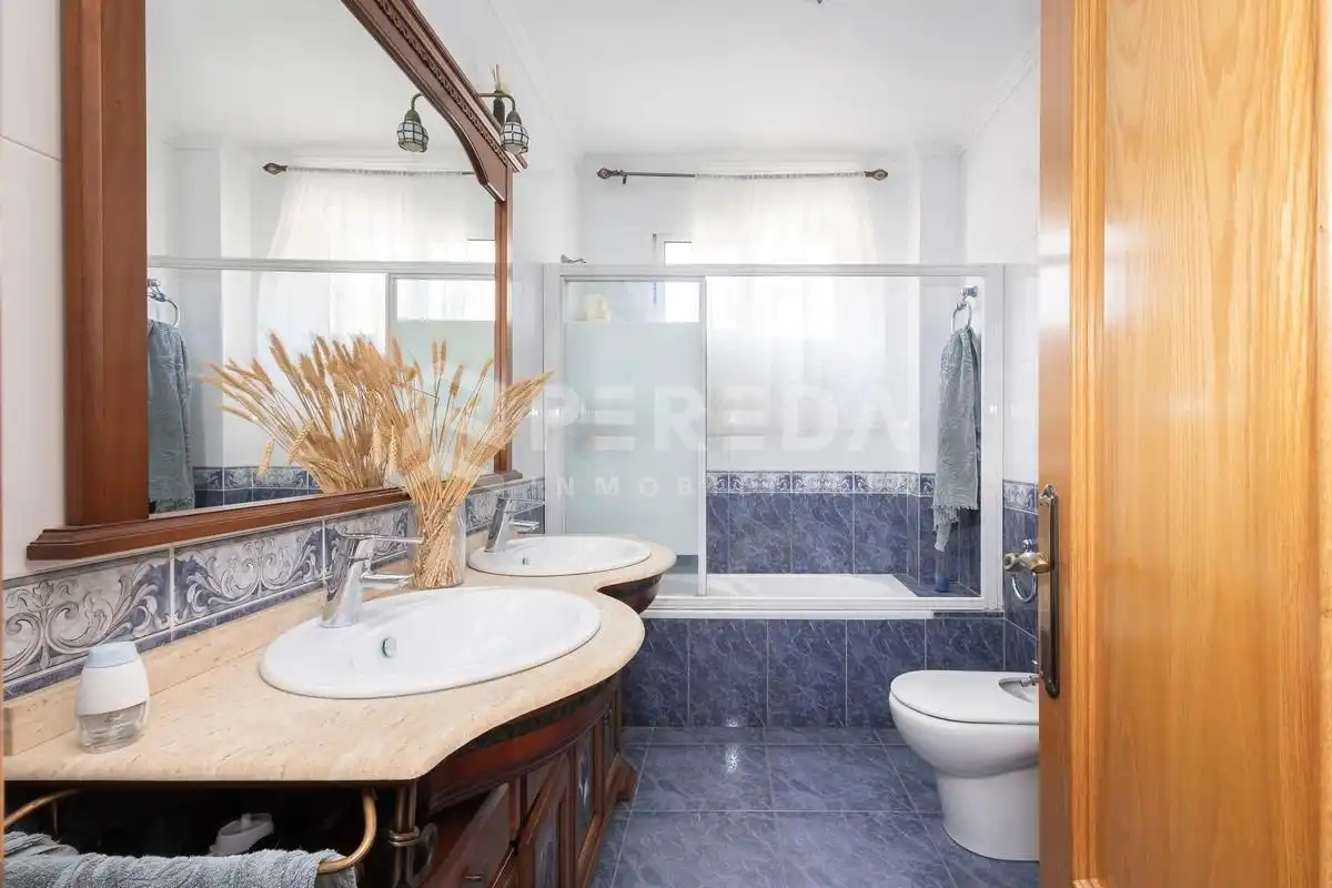 Baño de Casa o chalet en venta en Roquetas de Mar con Aire acondicionado, Jardín privado y Terraza