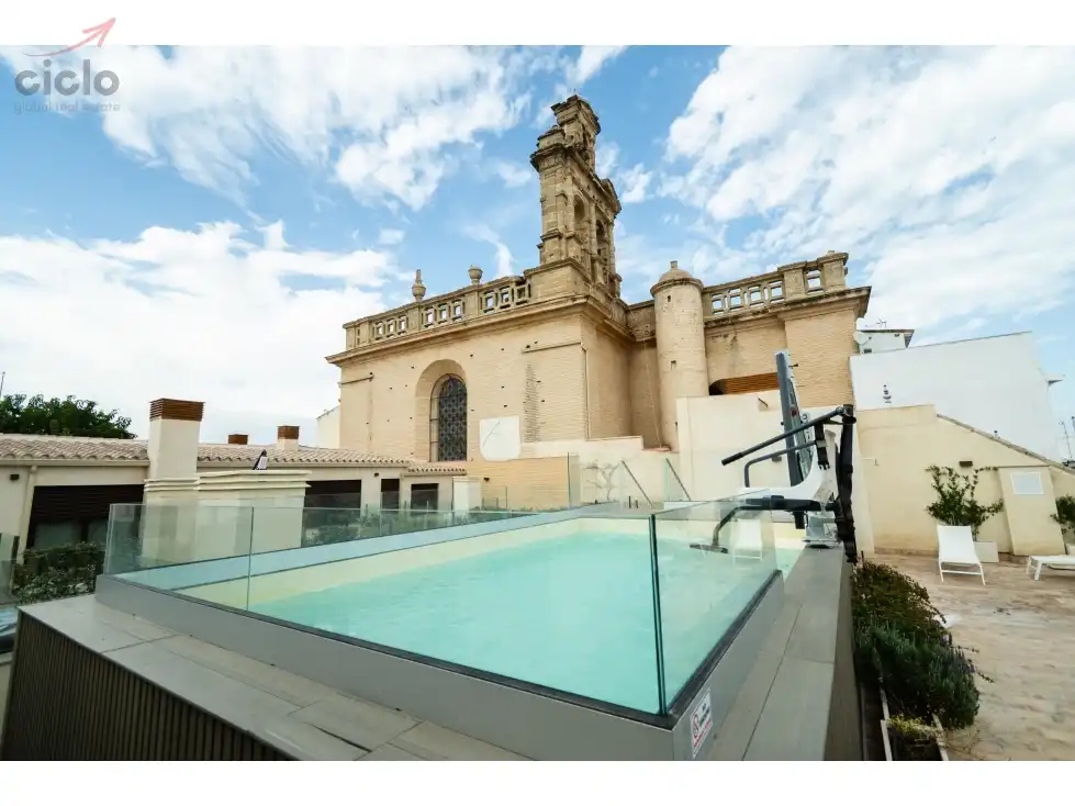 Swimming pool of Flat for sale in Sevilla  with Terrace, Swimming Pool and Furnished