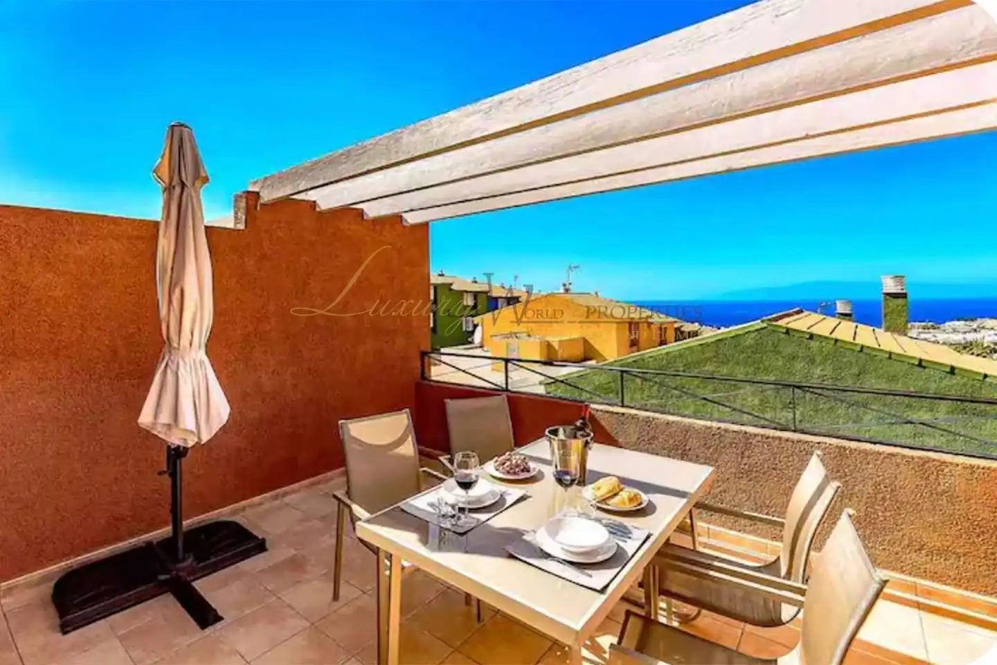 Terraza de Dúplex en venta en Adeje con Terraza y Piscina comunitaria