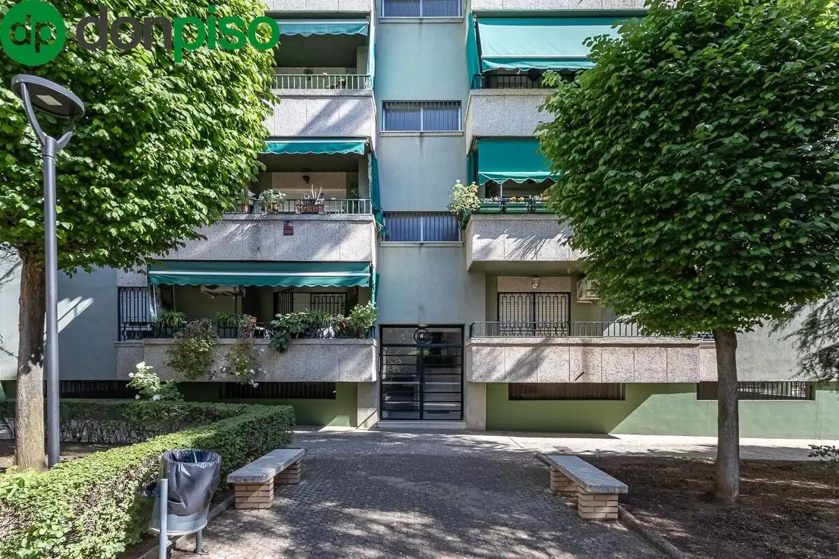 Piso en venta en Calle Bajo de Huétor, 19, Cervantes