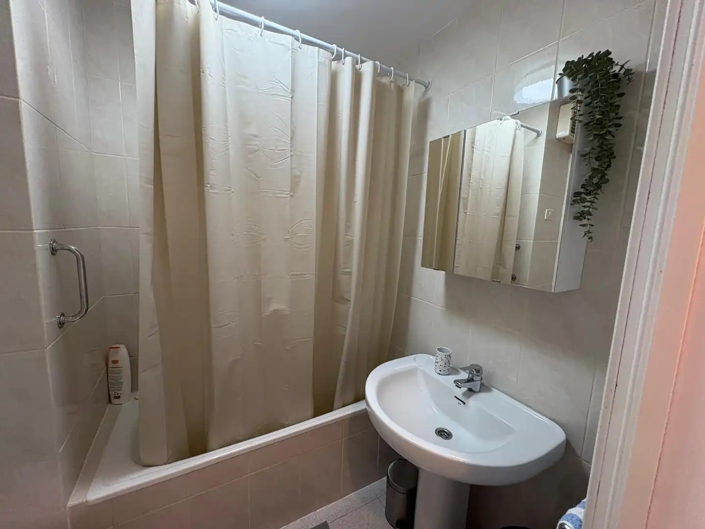 Bathroom of Flat for rent in San Cristóbal de la Laguna  with Furnished, Oven and Washing machine
