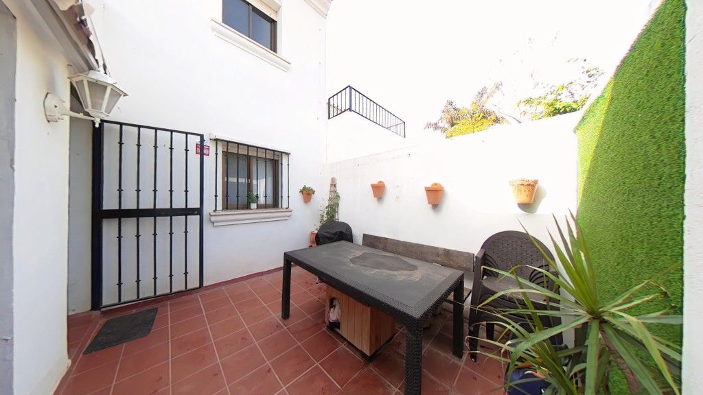 Terrassa de Casa o xalet en venda en Vélez-Málaga amb Moblat i Piscina comunitària