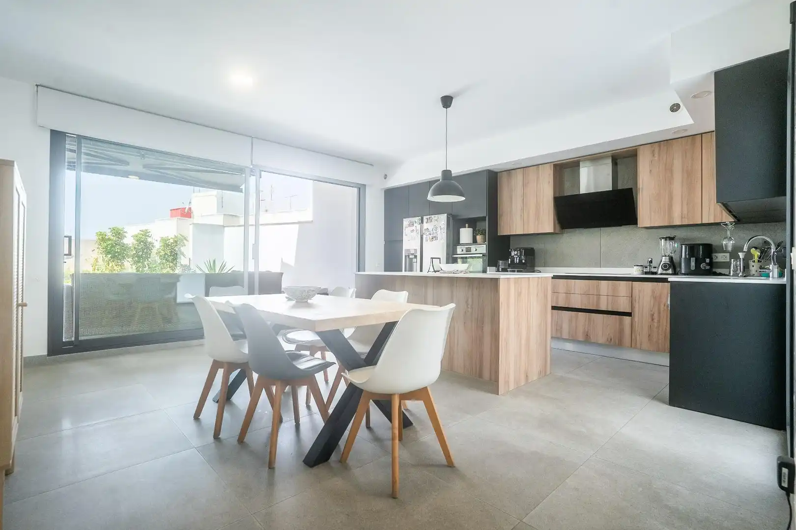 Cocina de Casa o chalet en venta en Almería con Aire acondicionado, Jardín privado y Terraza
