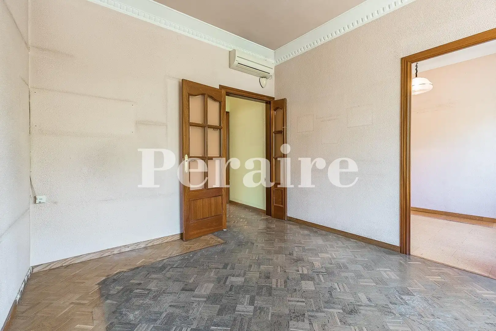 Schlafzimmer von Wohnung zum Verkauf in Barcelona mit Klimaanlage, Heizung und Parkett