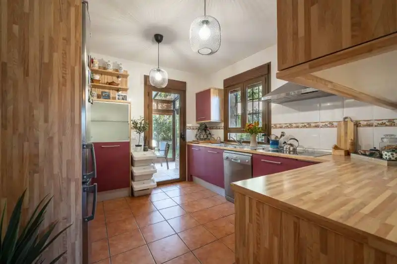 Cuina de Casa o xalet en venda en Valdemanco amb Calefacció, Terrassa i Traster