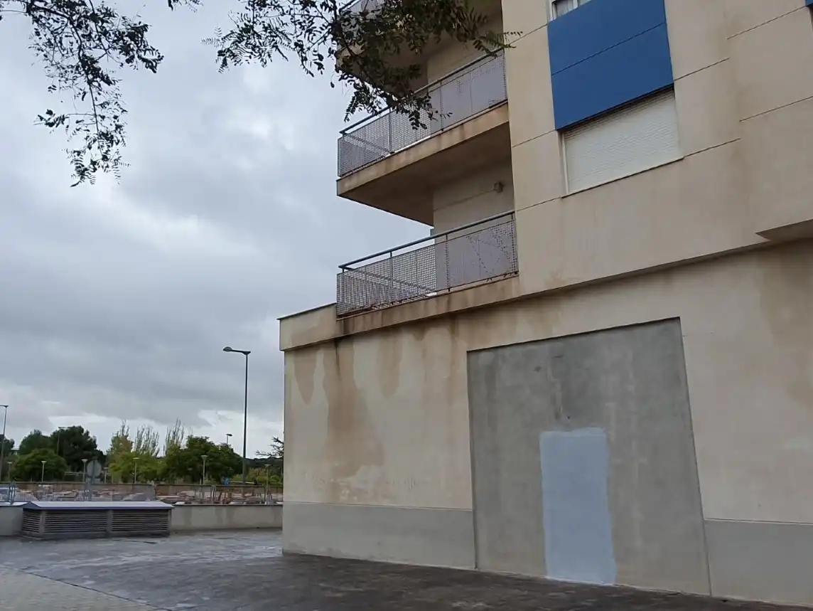 Vista exterior de Local en venta en Paterna