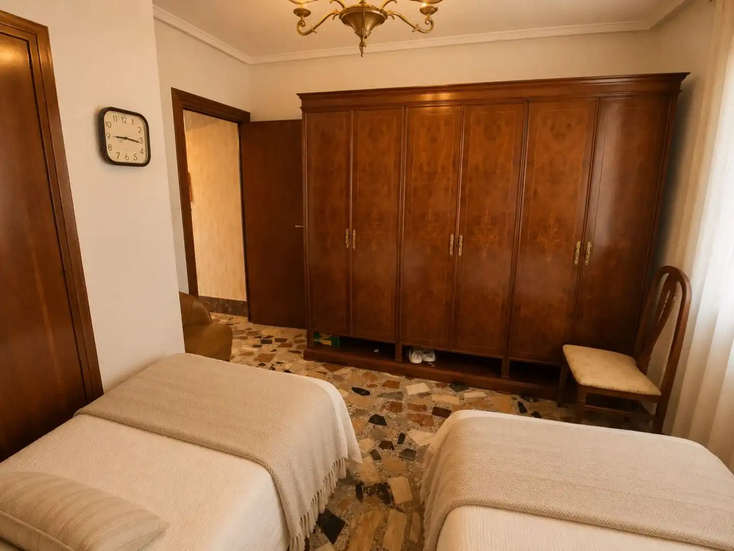 Dormitori de Casa o xalet en venda en Loscos amb Terrassa i Balcó