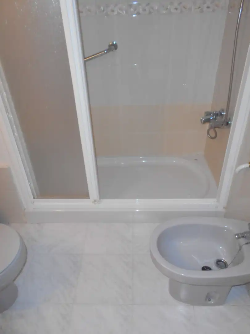 Badezimmer von Wohnungen zum Verkauf in Ciudad Real mit Klimaanlage, Heizung und Abstellraum