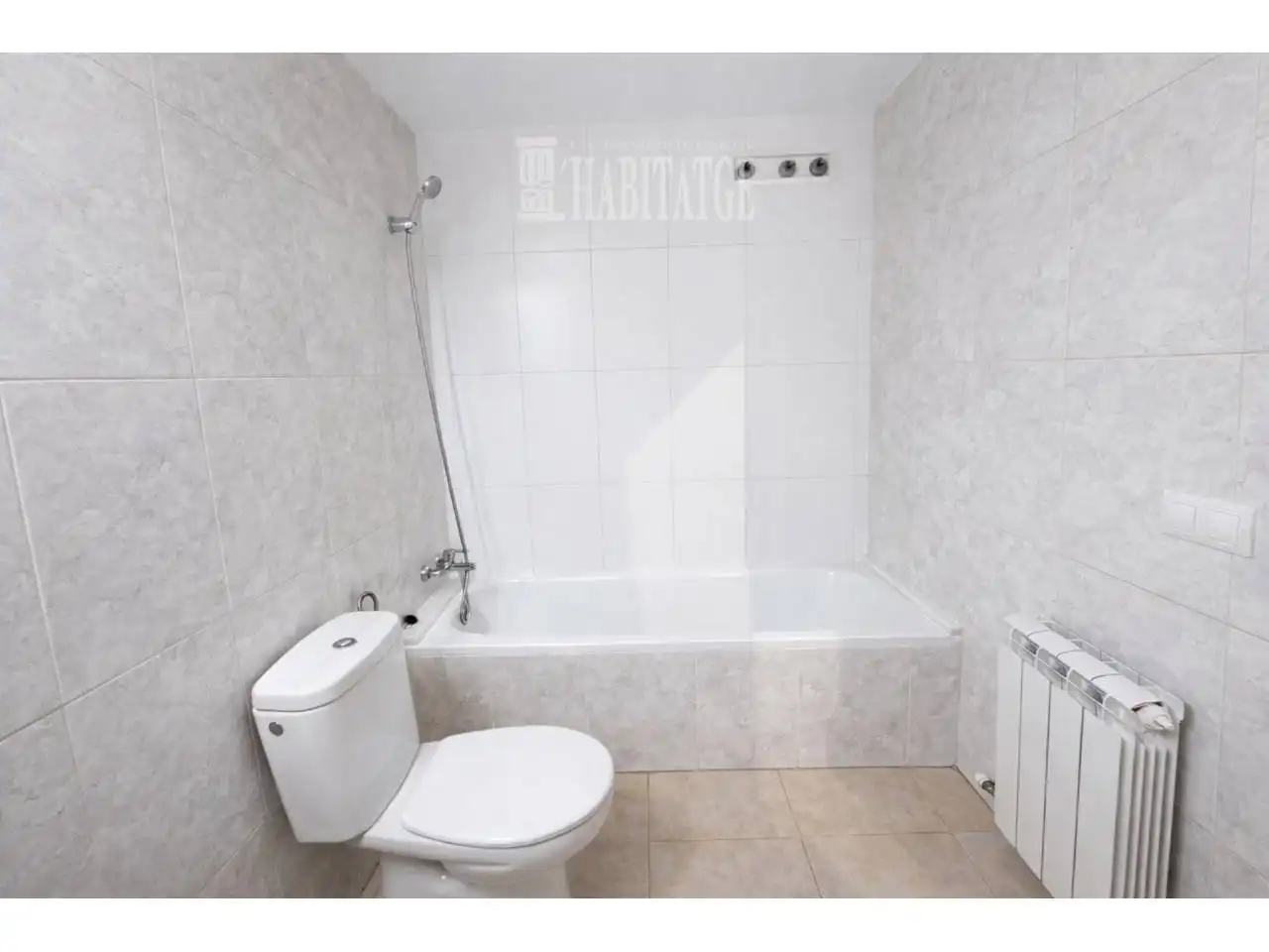 Baño de Piso en venta en Sant Hilari Sacalm con Calefacción, Trastero y Alarma