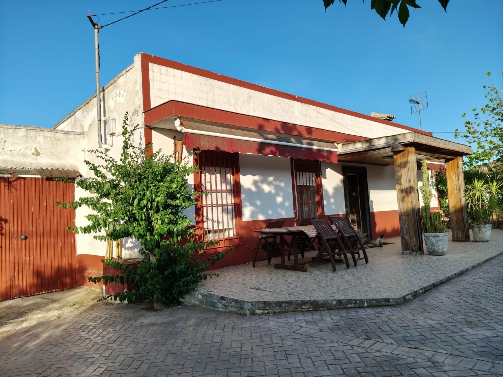 Vista exterior de Casa o xalet en venda en La Rambla amb Aire condicionat i Piscina