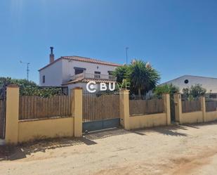 Vista exterior de Casa o xalet en venda en Montellano amb Calefacció, Traster i Piscina