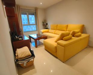 Living room of Flat for sale in  Sevilla Capital  with Air Conditioner, Heating and Private garden