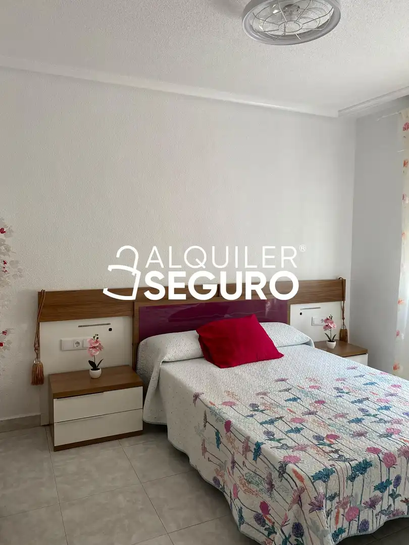 Habitación de Piso de alquiler en Murcia con Aire acondicionado y Amueblado