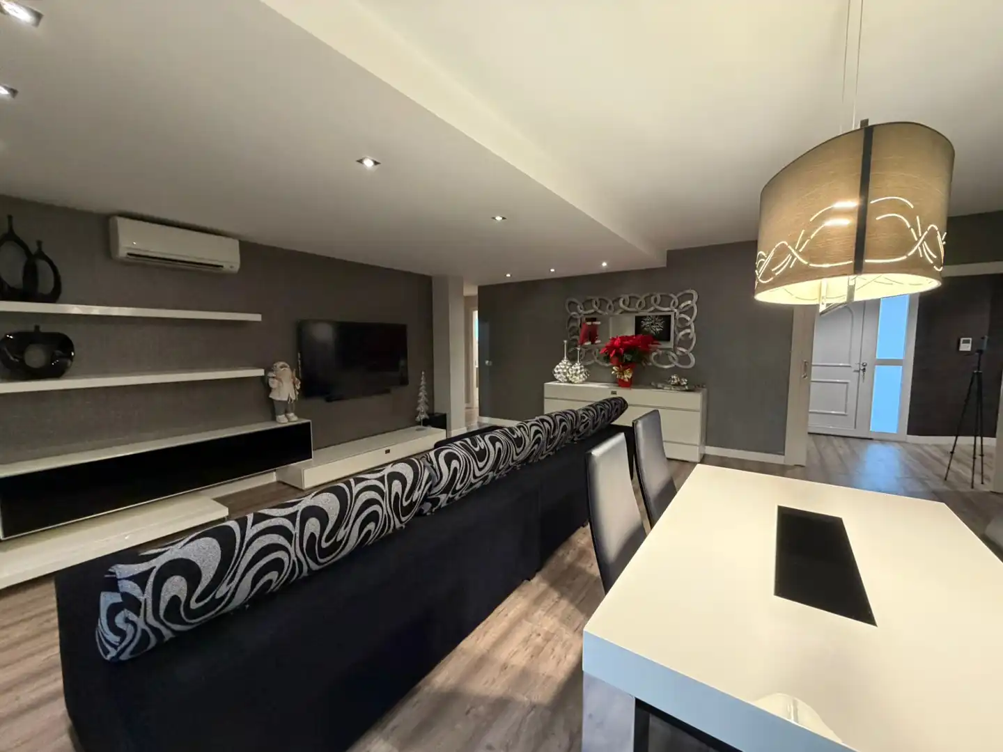 Living room of Houses for sale in Albesa  with Air Conditioner, Heating and Parquet flooring
