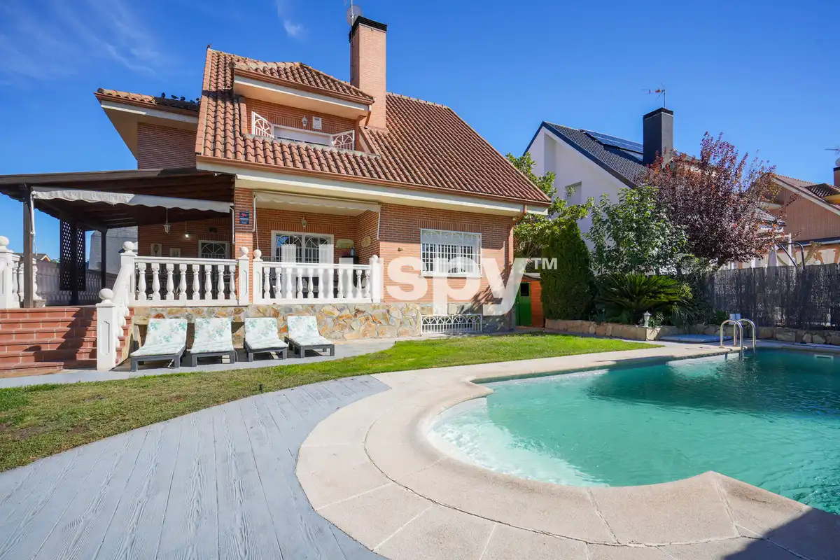 Casa con terraza en venta en Serranillos del Valle, imagen 2