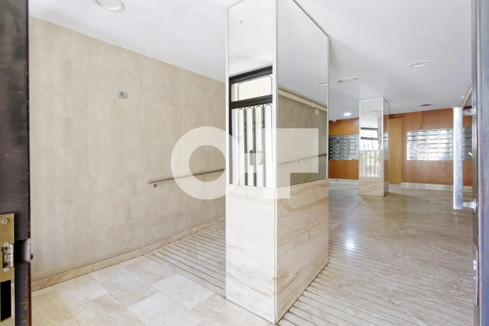 Piso en venta en Barcelona con Aire acondicionado, Calefacción y Alarma
