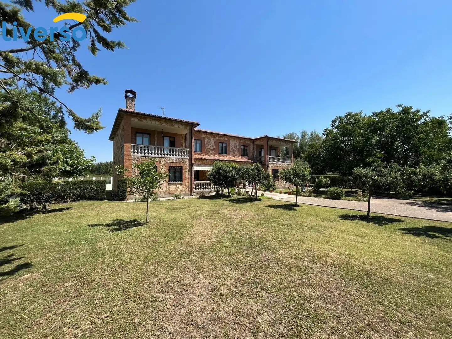 Exterior view of Houses for sale in Los Balbases   with Heating, Private garden and Terrace