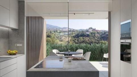 Foto 4 de Apartamento de alquiler en Urbanizacion Parque Botanico las Lomas de Guadalmi, 50, Los Flamingos, Benahavís