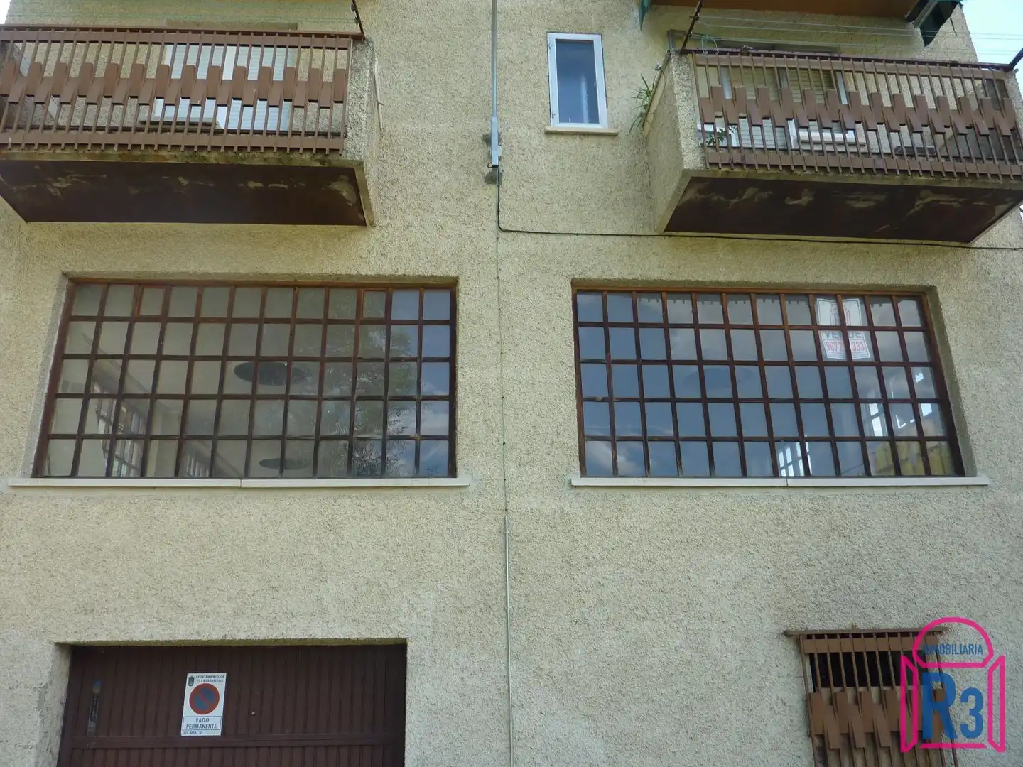 Exterior view of Commercial properties for sale in Villaturiel  with Terrace