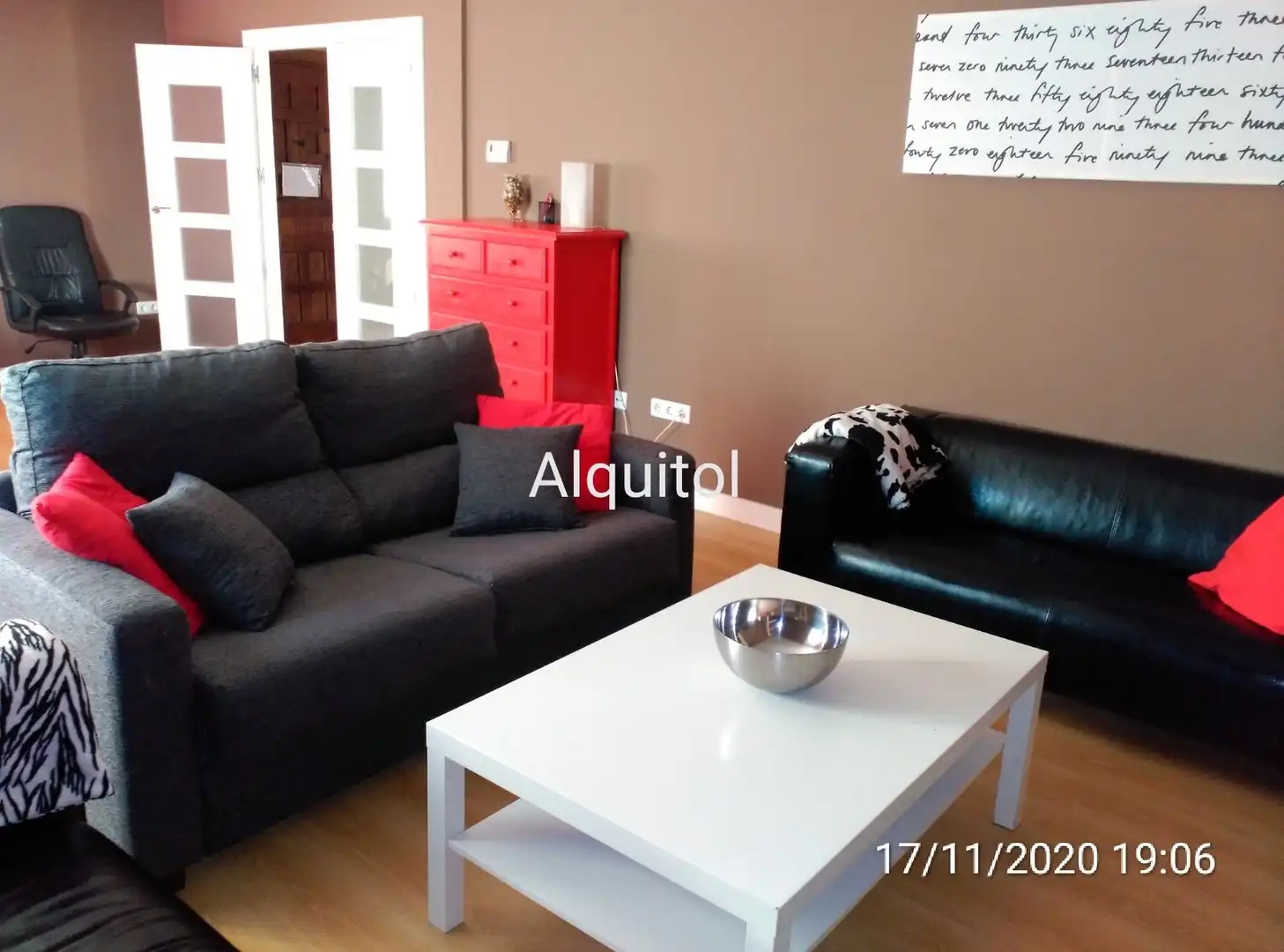 Sala de estar de Casa adosada de alquiler en Cobisa con Calefacción, Jardín privado y Parquet