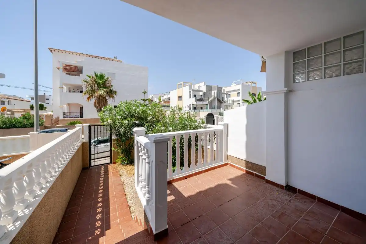 Terrassa de Casa adosada en venda en Orihuela amb Aire condicionat, Calefacció i Piscina