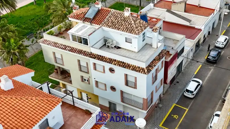 Außenansicht von Einfamilien-Reihenhaus zum Verkauf in Torreblanca mit Klimaanlage, Terrasse und Möbliert