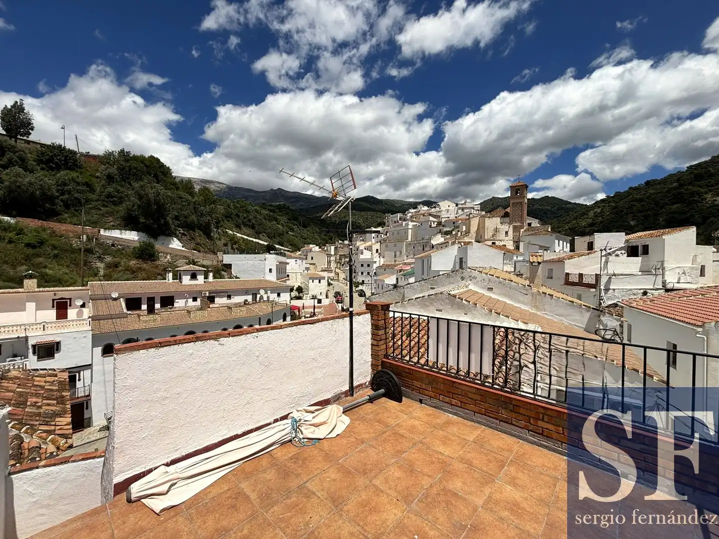Vista exterior de Casa adosada en venta en Salares