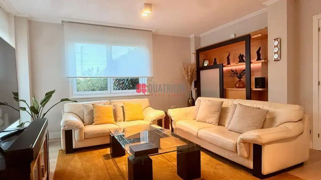 Living room of Houses for sale in Santiago de Compostela   with Heating, Private garden and Storage room