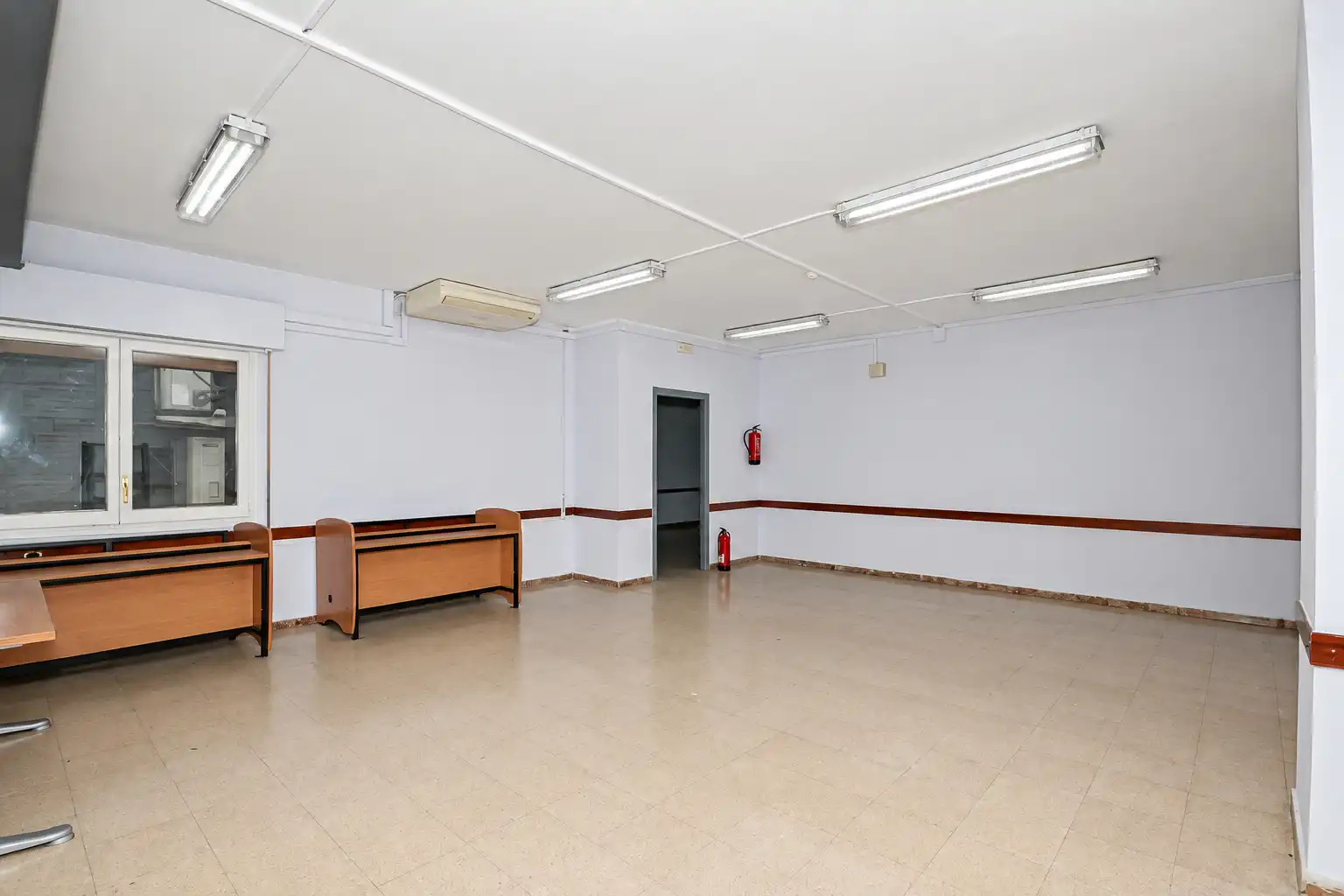 Local comercial en venta en Carrer de Rocafort 69, imagen 6