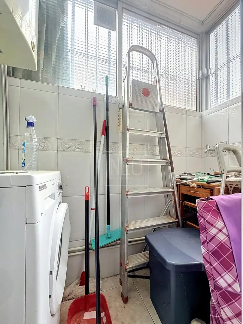 Bathroom of Flat for sale in Granada  with Terrace