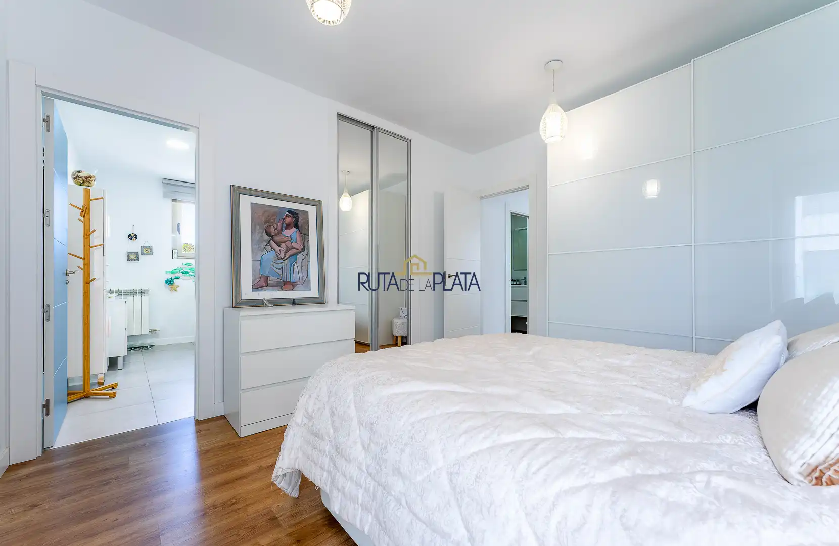 Dormitori de Casa o xalet en venda en Roales amb Calefacció, Jardí privat i Parquet