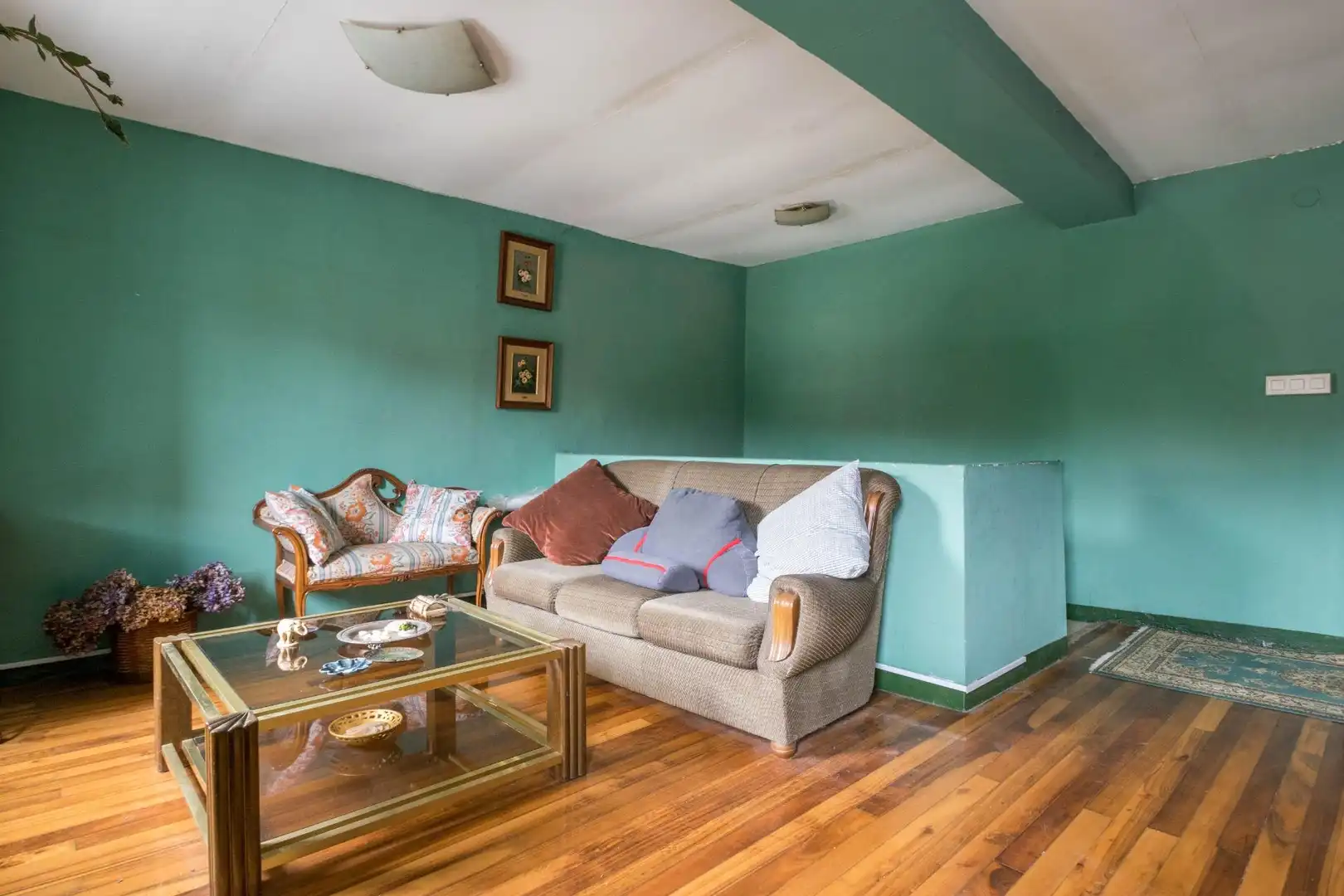 Sala de estar de Casa o chalet en venta en Culleredo con Calefacción, Jardín privado y Parquet