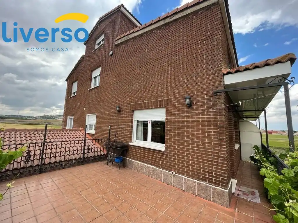 Vista exterior de Finca rústica en venta en Villaquirán de los Infantes con Calefacción, Terraza y Piscina