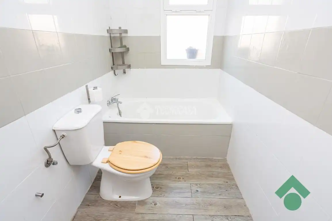 Bathroom of Attic for sale in Algeciras  with Air Conditioner and Terrace