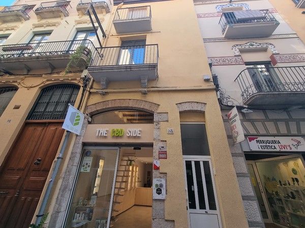 Exterior view of Flat for sale in Figueres
