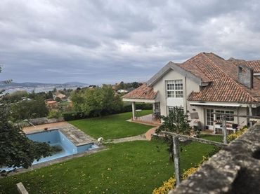 Haus mit Pool zum Verkauf in Nigrán centro