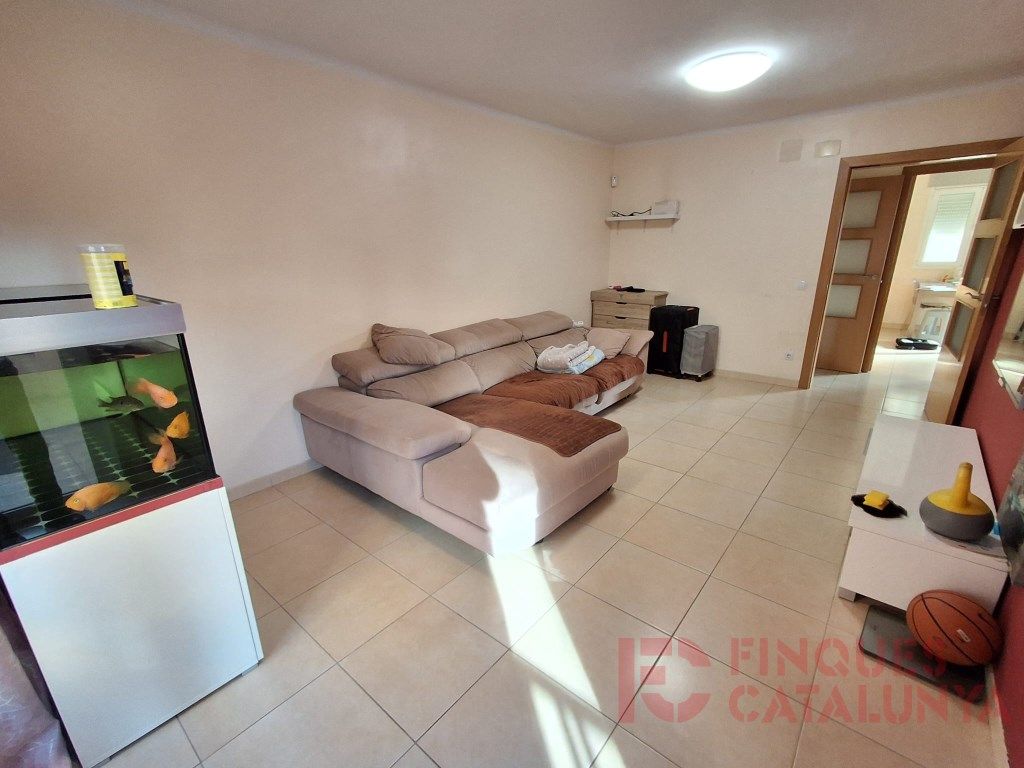 Living room of Flat for sale in Girona Capital  with Furnished and Balcony