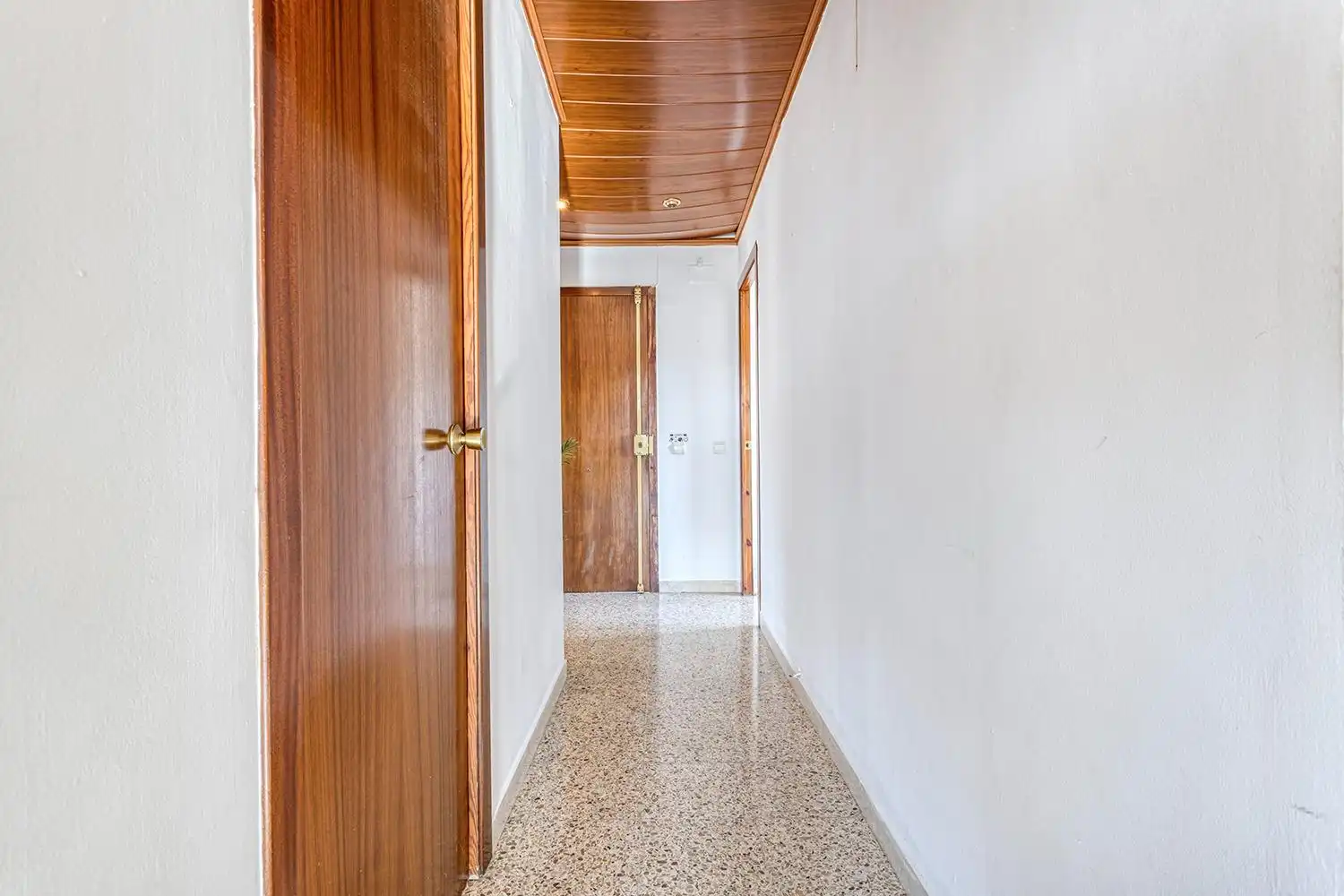 Wohnung zum Verkauf in Sant Martí de Tous mit Terrasse, Abstellraum und Balkon