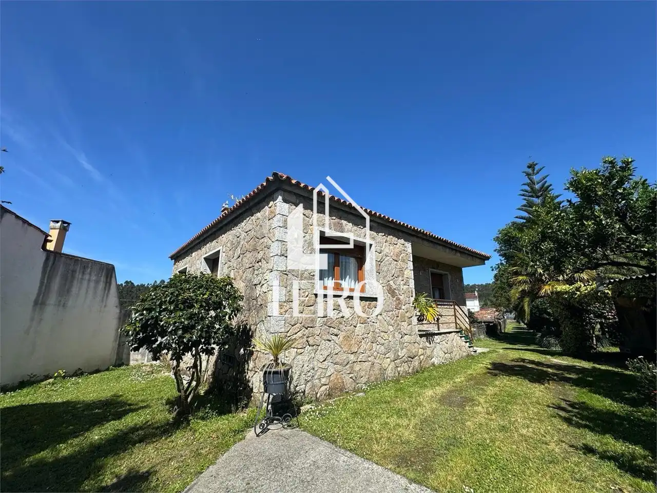 Vista exterior de Casa o chalet en venta en Vilagarcía de Arousa con Calefacción, Jardín privado y Balcón